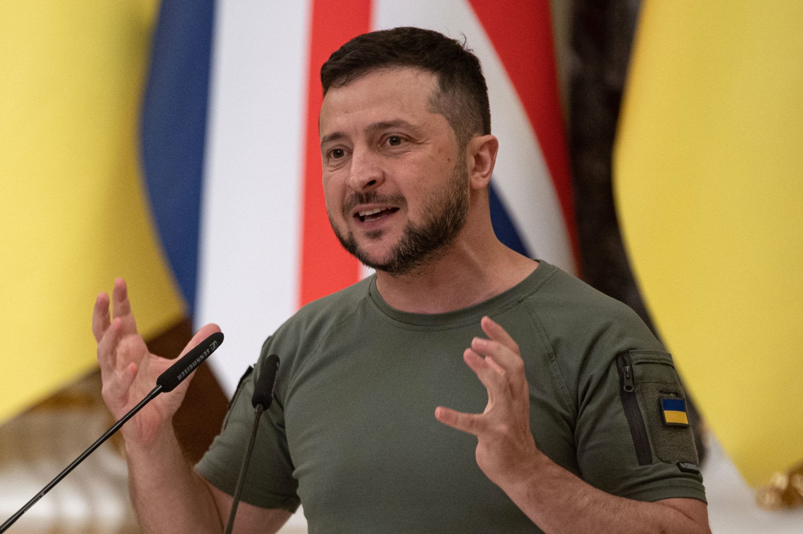 U.S. Resumes Arms Supply to Ukraine as Kremlin Weighs Ceasefire Offer