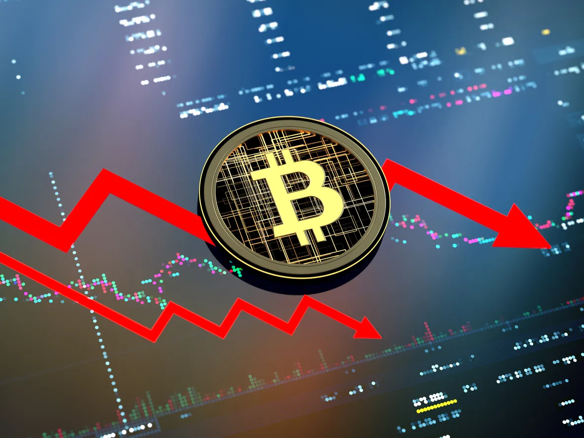 Bitcoin Sinks 10% After New Tariffs Unveiled by Trump