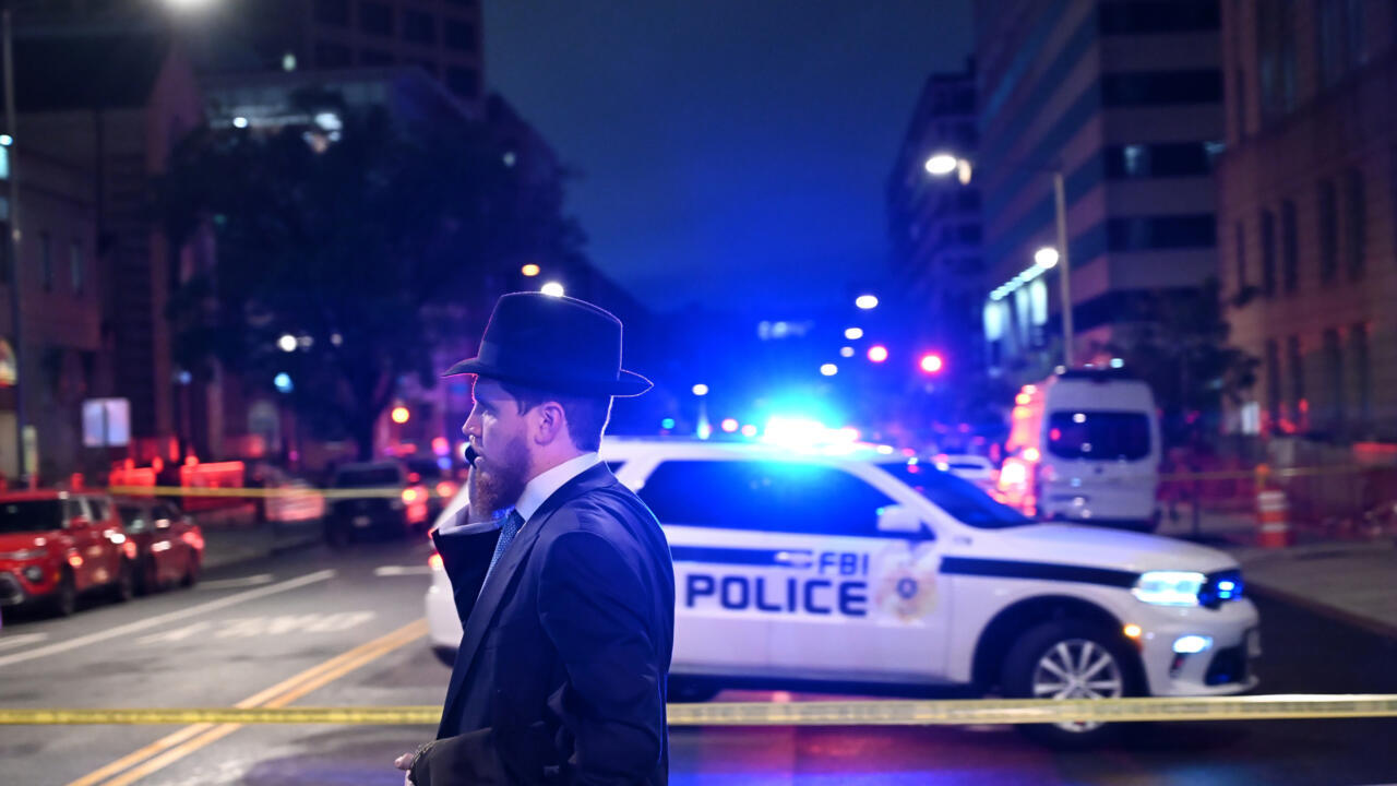 Two Israeli Embassy Staff Shot Dead Outside Jewish Museum