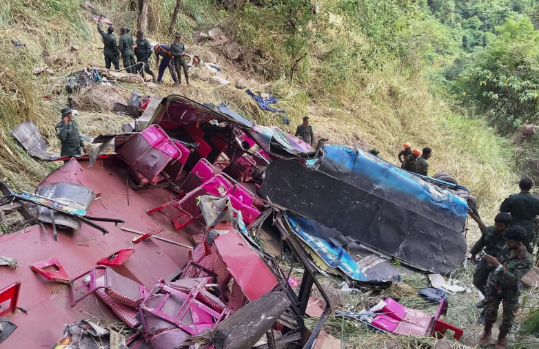 Ella Bus Crash: A Trip Ends in Devastation